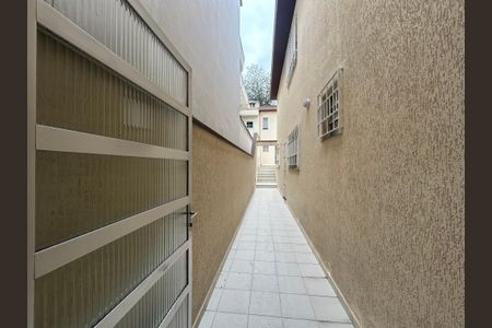 Casa à venda com 176m², 4 quartos e 2 vagasEscada/ Corredor