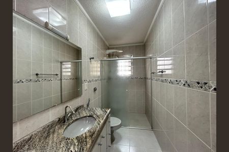Casa à venda com 176m², 4 quartos e 2 vagasBanheiro da Suíte