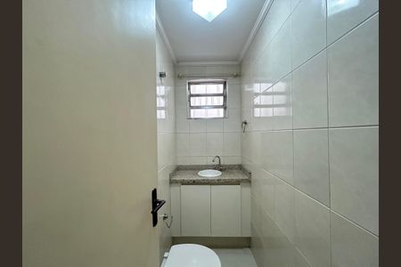 Casa à venda com 176m², 4 quartos e 2 vagasLavabo