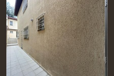 Casa à venda com 176m², 4 quartos e 2 vagasEscada/ Corredor 