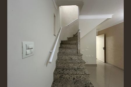 Casa à venda com 176m², 4 quartos e 2 vagasEscada