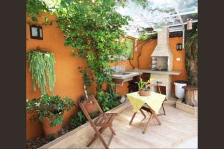 Casa à venda com 144m², 3 quartos e 1 vaga