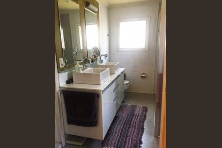 Casa à venda com 144m², 3 quartos e 1 vaga