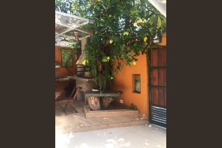 Casa à venda com 144m², 3 quartos e 1 vaga