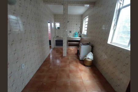 Casa à venda com 80m², 2 quartos e 1 vaga