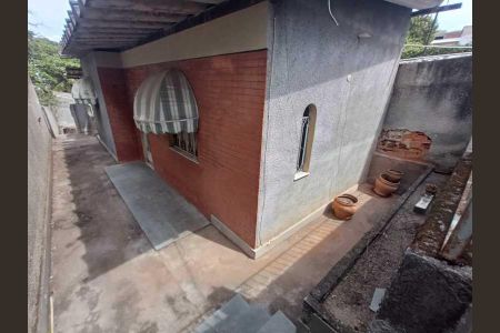 Casa à venda com 80m², 2 quartos e 1 vaga