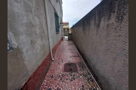 Casa à venda com 80m², 2 quartos e 1 vaga