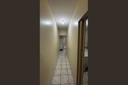 Casa à venda com 278m², 5 quartos e 3 vagas Casa à venda com 278m², 5 quartos e 3 vagasCorredor