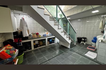 Casa à venda com 278m², 5 quartos e 3 vagas Casa à venda com 278m², 5 quartos e 3 vagasÁrea de Serviço