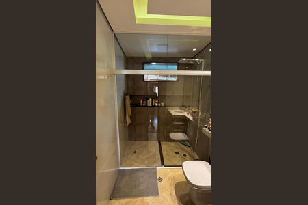 Casa à venda com 278m², 5 quartos e 3 vagas Casa à venda com 278m², 5 quartos e 3 vagasBanheiro da Suíte