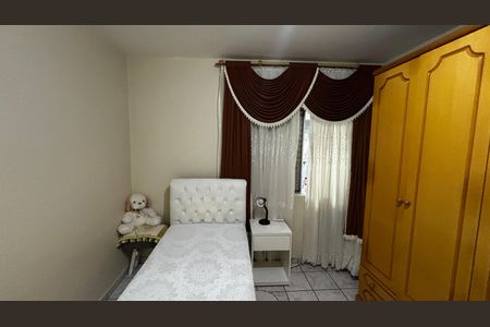 Casa à venda com 278m², 5 quartos e 3 vagas Casa à venda com 278m², 5 quartos e 3 vagasQuarto 2