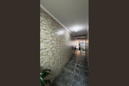 Casa à venda com 278m², 5 quartos e 3 vagas Casa à venda com 278m², 5 quartos e 3 vagasCorredor