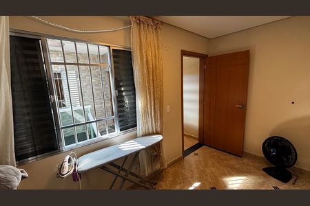 Casa à venda com 278m², 5 quartos e 3 vagas Casa à venda com 278m², 5 quartos e 3 vagasQuarto 4