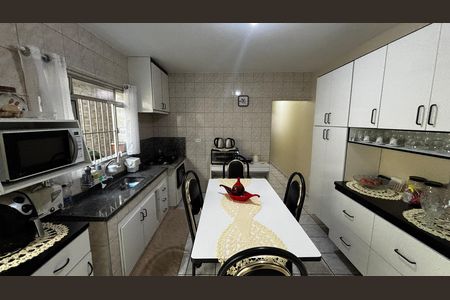 Casa à venda com 278m², 5 quartos e 3 vagas Casa à venda com 278m², 5 quartos e 3 vagasCozinha 1