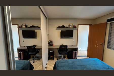 Casa à venda com 278m², 5 quartos e 3 vagas Casa à venda com 278m², 5 quartos e 3 vagasQuarto 3