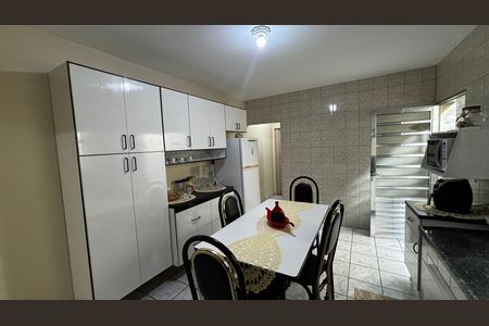 Casa à venda com 278m², 5 quartos e 3 vagas Casa à venda com 278m², 5 quartos e 3 vagasCozinha 1