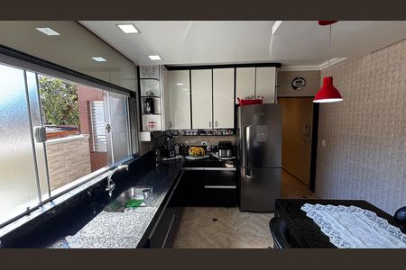 Casa à venda com 278m², 5 quartos e 3 vagas Casa à venda com 278m², 5 quartos e 3 vagasCozinha 2