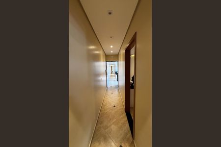 Corredor de casa à venda com 5 quartos, 278m² em Parque Capuava, Santo André