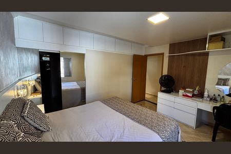 Casa à venda com 278m², 5 quartos e 3 vagas Casa à venda com 278m², 5 quartos e 3 vagasSuíte