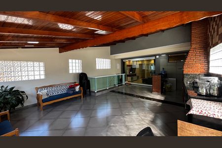 Casa à venda com 278m², 5 quartos e 3 vagas Casa à venda com 278m², 5 quartos e 3 vagasVaranda Gourmet