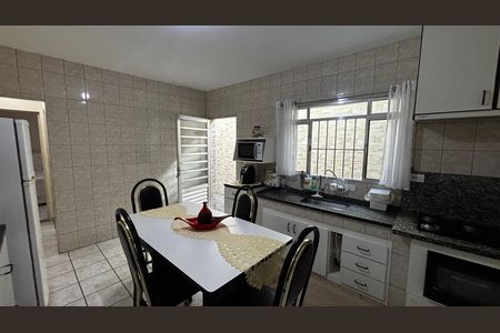 Casa à venda com 278m², 5 quartos e 3 vagas Casa à venda com 278m², 5 quartos e 3 vagasCozinha 1
