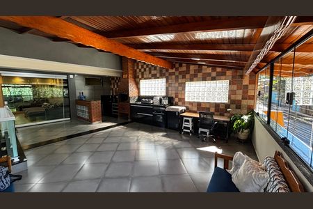 Casa à venda com 278m², 5 quartos e 3 vagas Casa à venda com 278m², 5 quartos e 3 vagasVaranda Gourmet