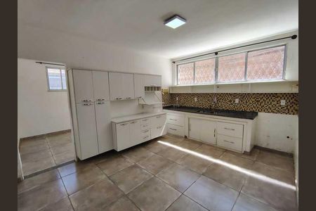 Casa à venda com 200m², 3 quartos e 2 vagas