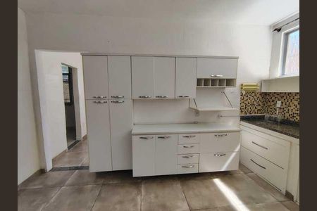Casa à venda com 200m², 3 quartos e 2 vagas