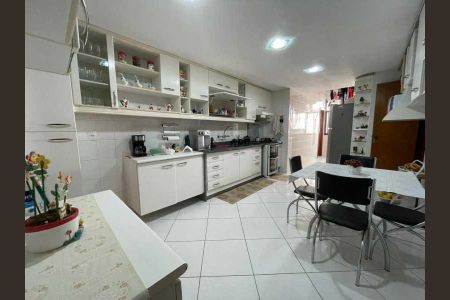 Apartamento à venda com 141m², 3 quartos e 3 vagas