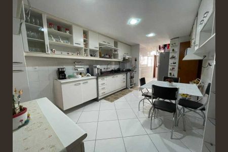 Apartamento à venda com 141m², 3 quartos e 3 vagas