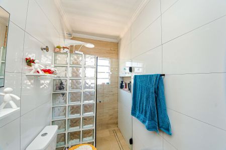 Casa à venda com 200m², 4 quartos e 2 vagasBanheiro 2