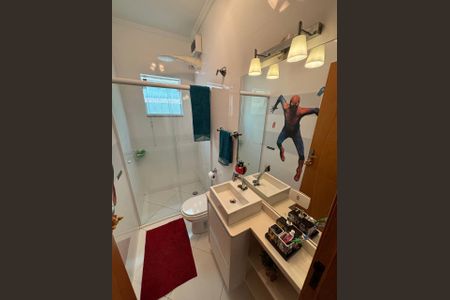 Casa à venda com 157m², 3 quartos e 2 vagas