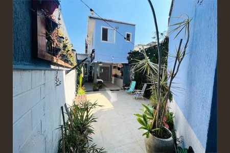 Casa à venda com 158m², 3 quartos e 2 vagas