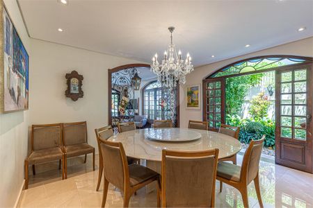 Casa à venda com 4 quartos, 388m² em Jardim Marajoara, São Paulo