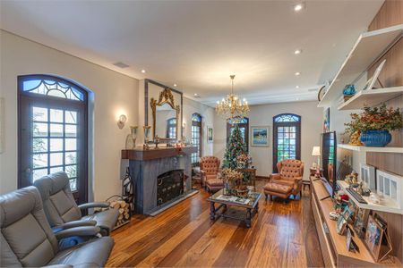 Casa à venda com 4 quartos, 388m² em Jardim Marajoara, São Paulo