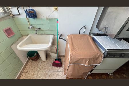 Apartamento à venda com 240m², 3 quartos e 1 vagaÁrea de Serviço