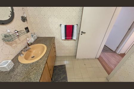 Apartamento à venda com 240m², 3 quartos e 1 vagaBanheiro
