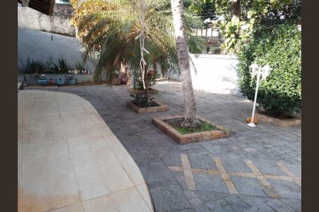 Casa à venda com 308m², 3 quartos e 5 vagas