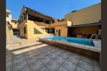 Casa à venda com 388m², 3 quartos e 6 vagas