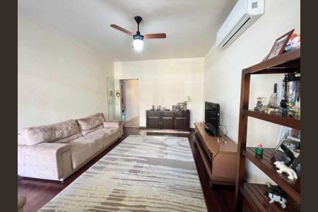 Casa à venda com 388m², 3 quartos e 6 vagas