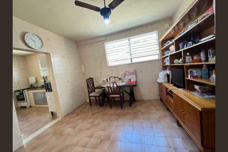 Casa à venda com 388m², 3 quartos e 6 vagas