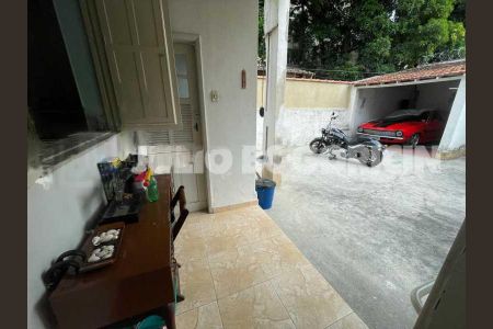 Casa à venda com 160m², 3 quartos e 4 vagas