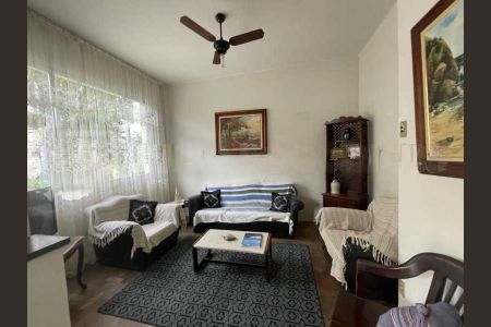 Casa à venda com 160m², 3 quartos e 4 vagas