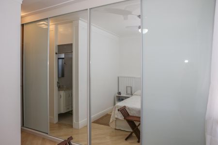 Apartamento à venda com 90m², 3 quartos e 2 vagas Apartamento à venda com 90m², 3 quartos e 2 vagasSuíte