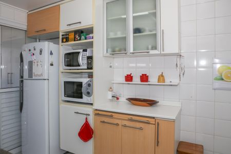 Apartamento à venda com 90m², 3 quartos e 2 vagas Apartamento à venda com 90m², 3 quartos e 2 vagasCozinha