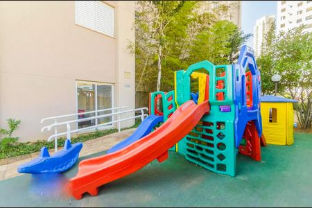 Apartamento à venda com 90m², 3 quartos e 2 vagas Apartamento à venda com 90m², 3 quartos e 2 vagasÁrea comum - Playground