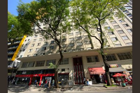 Apartamento para alugar com 47m², 1 quarto e sem vagaFachada