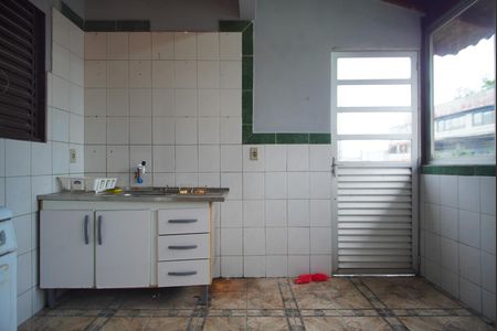 Cozinha de casa para alugar com 1 quarto, 99m² em Navegantes, Porto Alegre