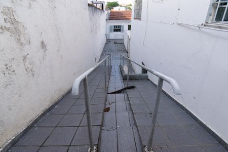 Casa à venda com 280m², 4 quartos e 2 vagasCorredor de Entrada