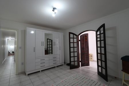 Casa à venda com 199m², 3 quartos e 2 vagasQuarto 1